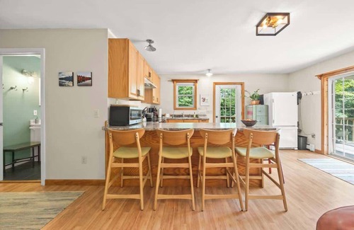 Blue Hill Casa | Pondside Retreat with Private Island!