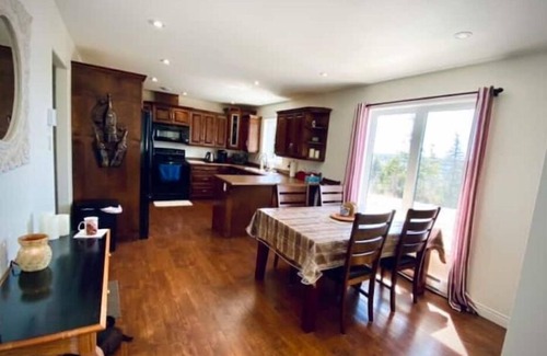 Cape Broyle Casa | Pondside Three Bedroom Cottage
