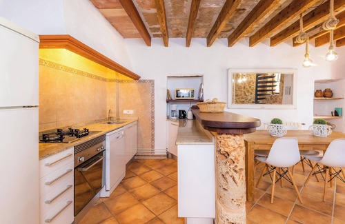 Llucmajor Casa | Casa de vacaciones 'Ponent' con vistas a la montaña, piscina compartida y Wi-Fi