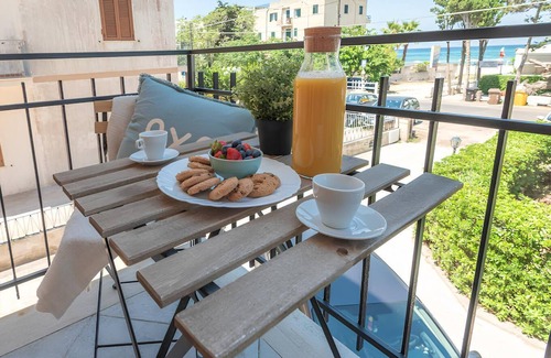 Rivabella Apartamento | Ponticello sul Mare, Situato di Fronte la Spiaggia con una Fantastica Vista Mare
