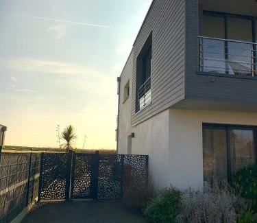 Saint-Come-de-Fresne Apartamento | pontons view residence