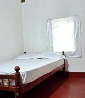Irinjalakuda Casa | Pookie stay athirapilly