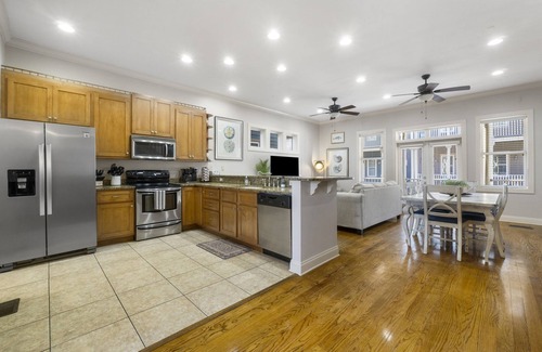 Crescent Beach Casa | POOL, 2 KING BEDS, 4 min Beach Walk, 2 Balconies