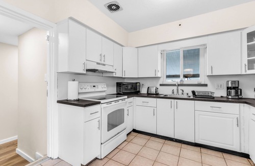 North Miami Casa | Pool, 4 Bed, 3 Bath, Patio, Parking.