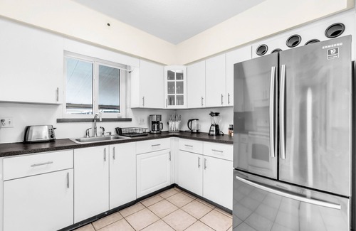 North Miami Casa | Pool, 4 Bed, 3 Bath, Patio, Parking.