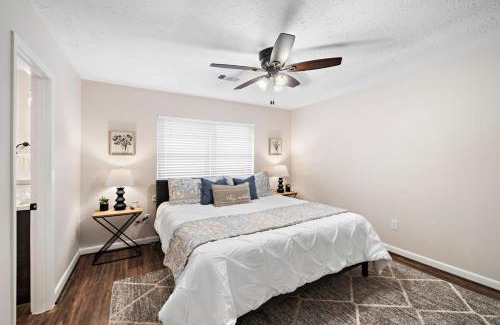 Deer Park Casa | Pool 5 Star Large Deer Park home Super Host