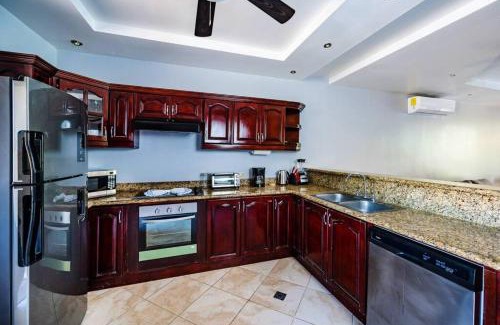 Playa Langosta Apartamento | Pool & Ac Close To Beach With Free Bikes!