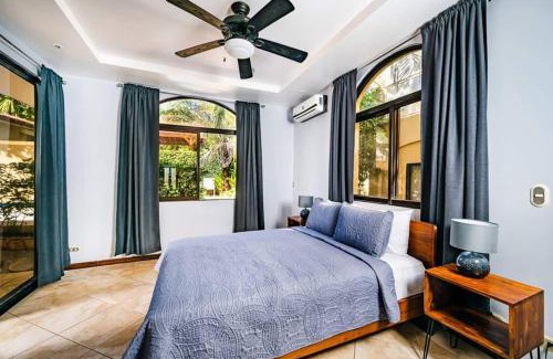 Playa Langosta Apartamento | Pool & Ac Close To Beach With Free Bikes!