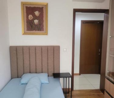 Tangerang Apartamento | Pool Access 3BR Apt at Midtown Signature Gading Serpong