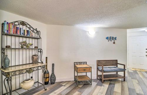 Indian Shores Apartamento | Pool Access and Beach Views Indian Shores Condo
