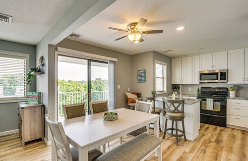 Osage Beach Condominio | Pool Access & Lake Views: Osage Beach Family Gem