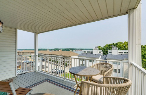 Osage Beach Condominio | Pool Access & Lake Views: Osage Beach Family Gem
