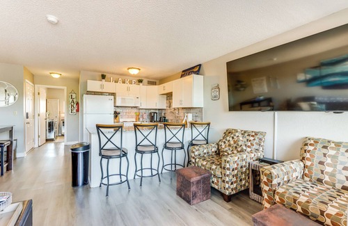Osage Beach Apartamento | Pool Access & Lake View: Osage Beach Condo!