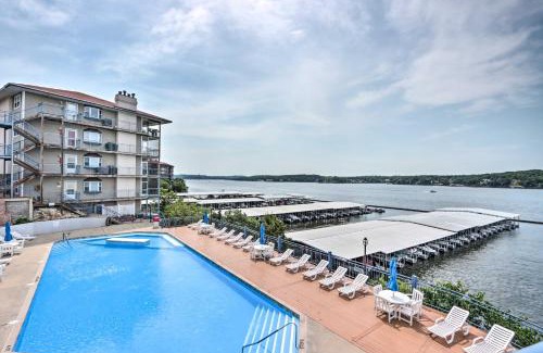 Lake Ozark Apartamento | Pool Access, Water Views Lake Ozark Condo!
