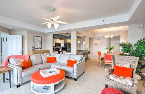 Lakeland Condominio | Pool Access: Waterfront Lake Ozark Condo w/ Patio