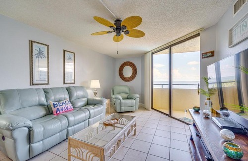 Hudson Apartamento | Pool and Beach Access Waterfront Hudson Condo!