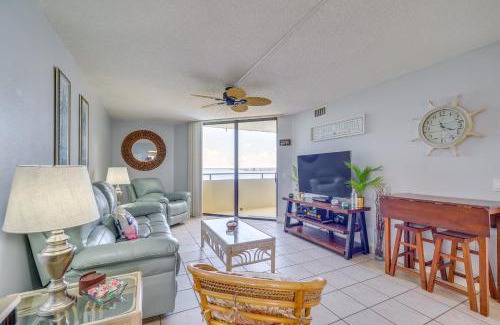 Hudson Apartamento | Pool and Beach Access Waterfront Hudson Condo!