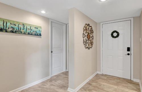 Lake Hamilton Apartamento | Pool and Dock Access Lakefront Hot Springs Condo!