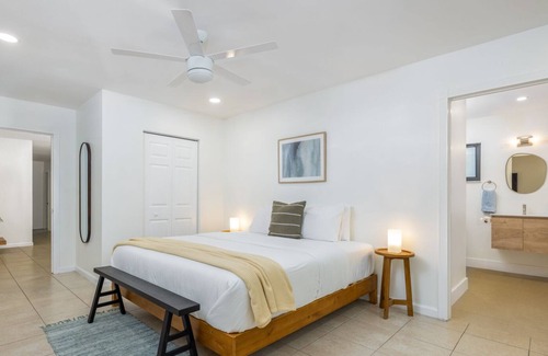 Central Oakland Park Casa | Casa con piscina, jacuzzi y parrilla cerca de la playa.