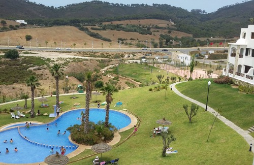 M'diq Apartamento | Apartamento con piscina y vistas a la montaña
