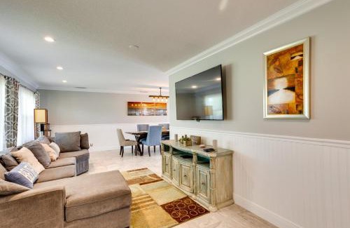 Hunt Club Casa | Pool and Screened-In Patio Tropical Florida Abode