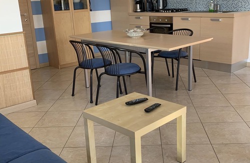 Colico Piano Apartamento | Pool apartment in quiet and central area