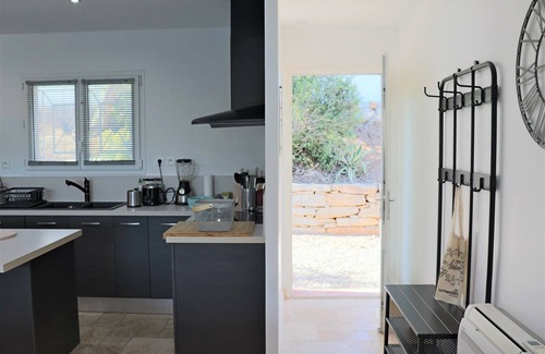 La Valette-du-Var Casa | Pool at 26 degrees Villa 8 people, air-conditioned, heated swimming pool