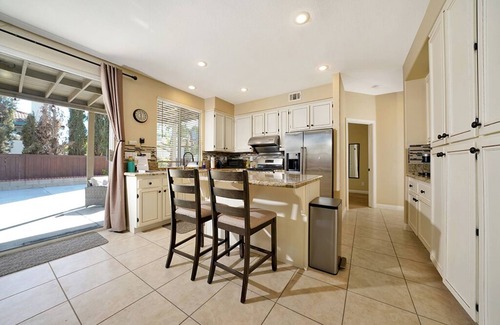 Lake Elsinore Casa | Pool BBQ View Balcony Fireplace King W-D