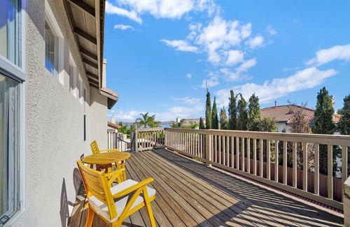 Lake Elsinore Casa | Pool BBQ View Balcony Fireplace King W-D