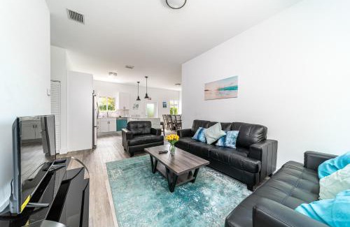 Hallandale Beach Villa | Pool Boutique Villa by the Beach 1