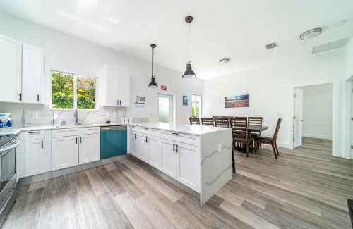 Hallandale Beach Villa | Pool Boutique Villa by the Beach 1
