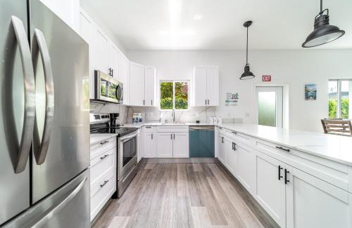 Hallandale Beach Villa | Pool Boutique Villa by the Beach 1