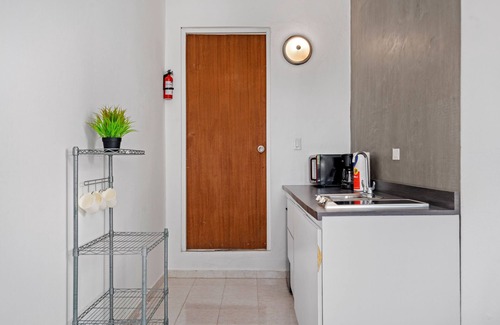 Punta Las Marias Apartamento | Pool Close to the Shore Complimentary Treats