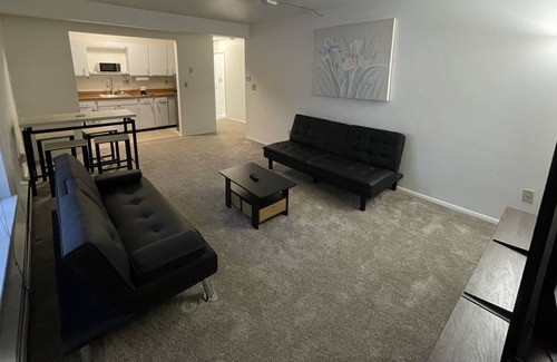 Brown Deer Condominio | Pool Condo