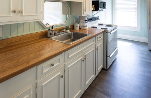 Oaks Historic District Apartamento | Pool Cottage in Historic Old Town Beaumont