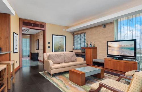 Bal Harbour Condominio | Pool & Direct Beach Access Bayview Beachfront Condo at The Ritz-Carlton