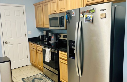 Charleston Condominio | Pool, Elevator, Balcony, Free Parking, Near Folly Beach