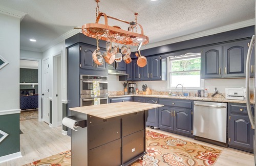 Westover Casa | Pool & Game Room: Family Retreat in Fayetteville