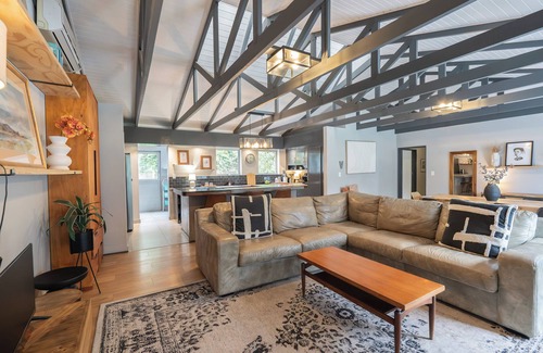 Die Boord Casa | Stellenbosch Villa with Pool, Garden & Modern Comfort