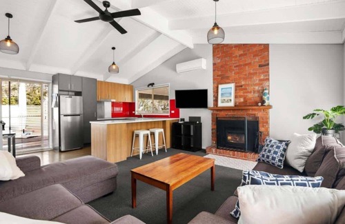 Anglesea Casa | Pool, Golf, Beach & Parks!