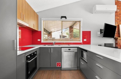 Anglesea Casa | Pool, Golf, Beach & Parks!