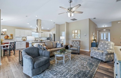 Belvedere Casa | Pool, Golf Course View Home, 4 place golf cart