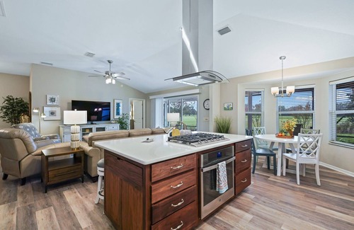 Belvedere Casa | Pool, Golf Course View Home, 4 place golf cart