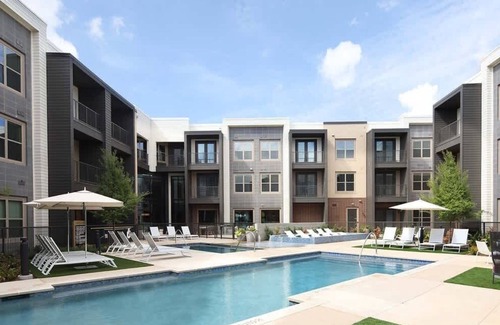 McKinney Apartamento | Pool + Gym + Parking 1BR King Suite A
