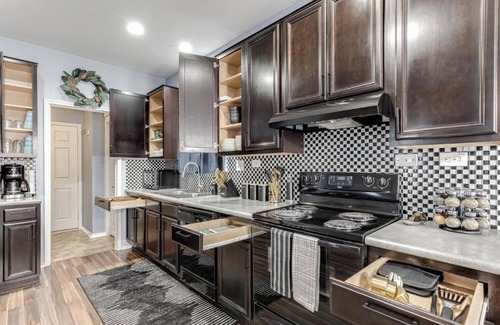Southside Casa | POOL HAPPY HOME near Lackland & Downtown