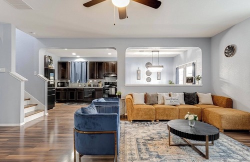 Southside Casa | POOL HAPPY HOME near Lackland & Downtown