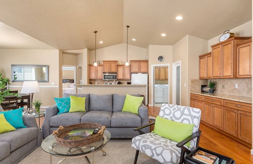 Meridian Casa | Pool!!,Hardwood, Granite,
