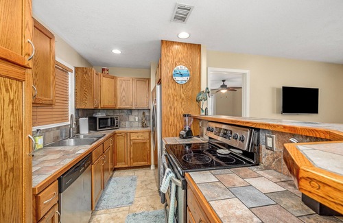 Cocoa Casa | Pool Home Hideaway - 3 Bedrooms in Port St John - Watch Launches from the Pool!