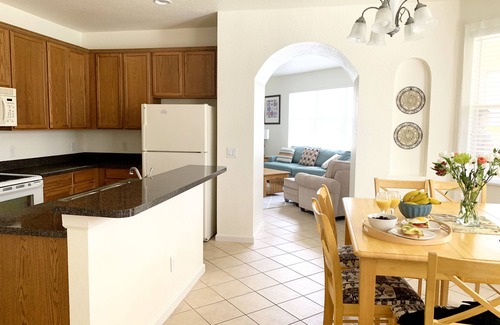 Crescent Lakes Casa | Villa de 4 dormitorios y 4 baños con sala de juegos, piscina privada y spa ubicado en una comunidad turística