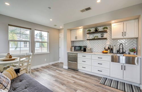 Brentwood Apartamento | Pool & Hot Tub Access: Brentwood Getaway!